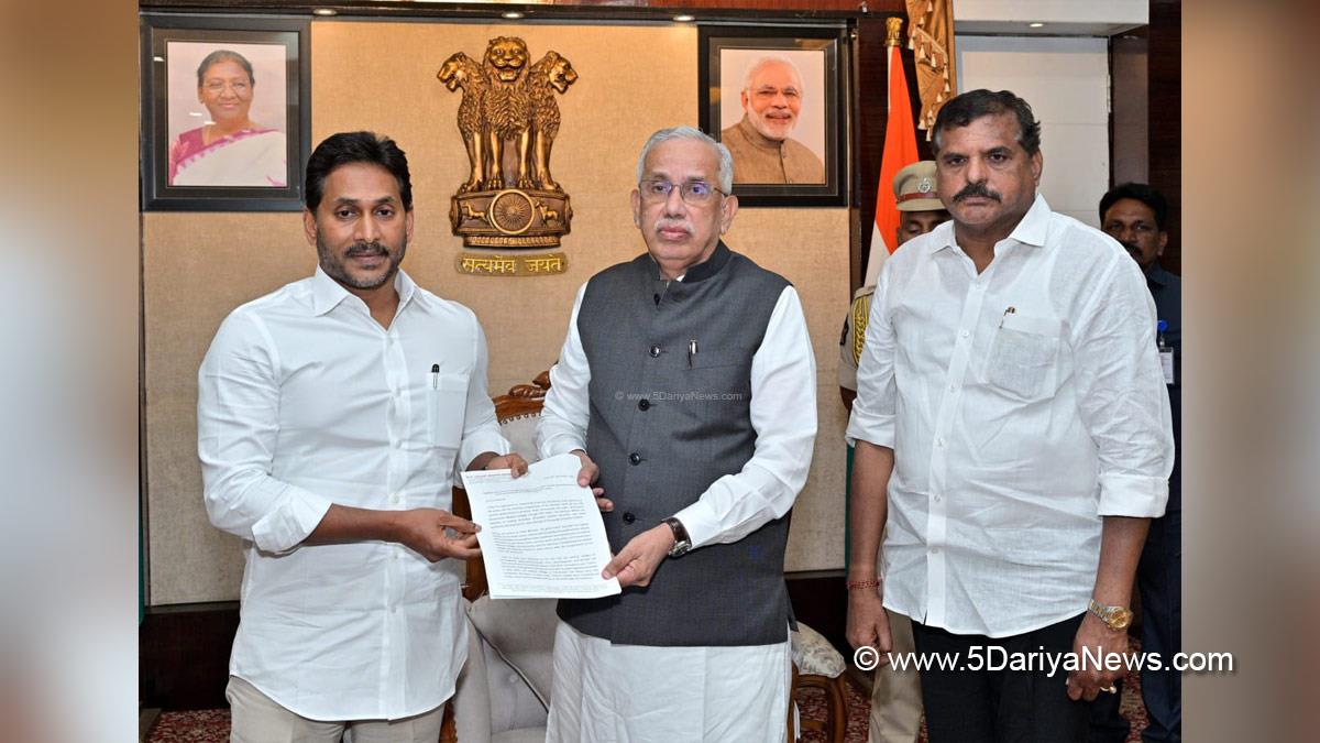 YS Jaganmohan Reddy, Yeduguri Sandinti Jaganmohan Reddy, Yuvajana Sramika Rythu Congress Party, YSRCP, Andhra Pradesh