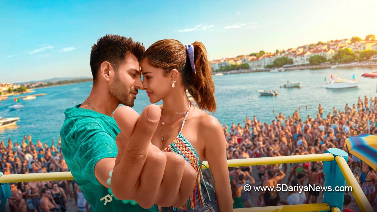 Bollywood, Review, Kartik Aaryan, Ananya Panday, Neena Gupta, Jackie Shroff, Tu Meri Main Tera, Main Tera Tu Meri, Karan Johar, Adar Poonawalla, Apoorva Mehta, Bhumika Tewari