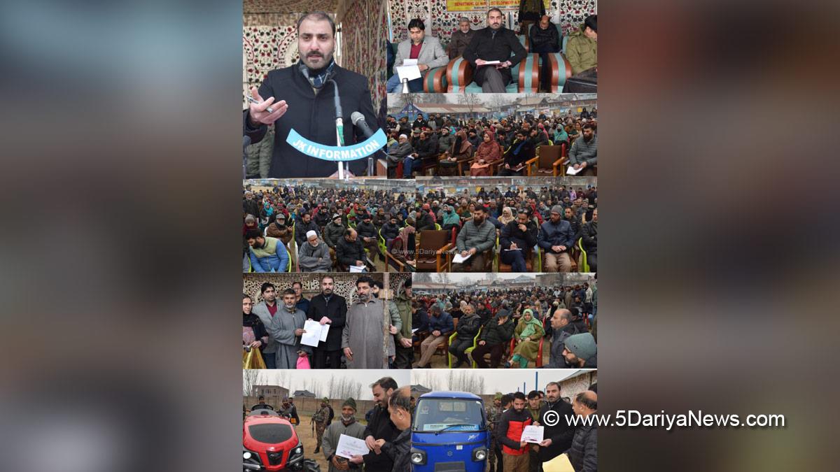 Dr Basharat Qayoom, Pulwama, Deputy Commissioner Pulwama, Kashmir, Jammu And Kashmir, Jammu, District Administration Pulwama, Block Diwas, Jan Abhiyan Camp, Jan Abhiyan, Jan Sunvayi, Jan Abhiyan, Jan Adhikar, Awami Muhim, Jan Abhiyan Program, Mega Block Diwas, Weekly Block Diwas