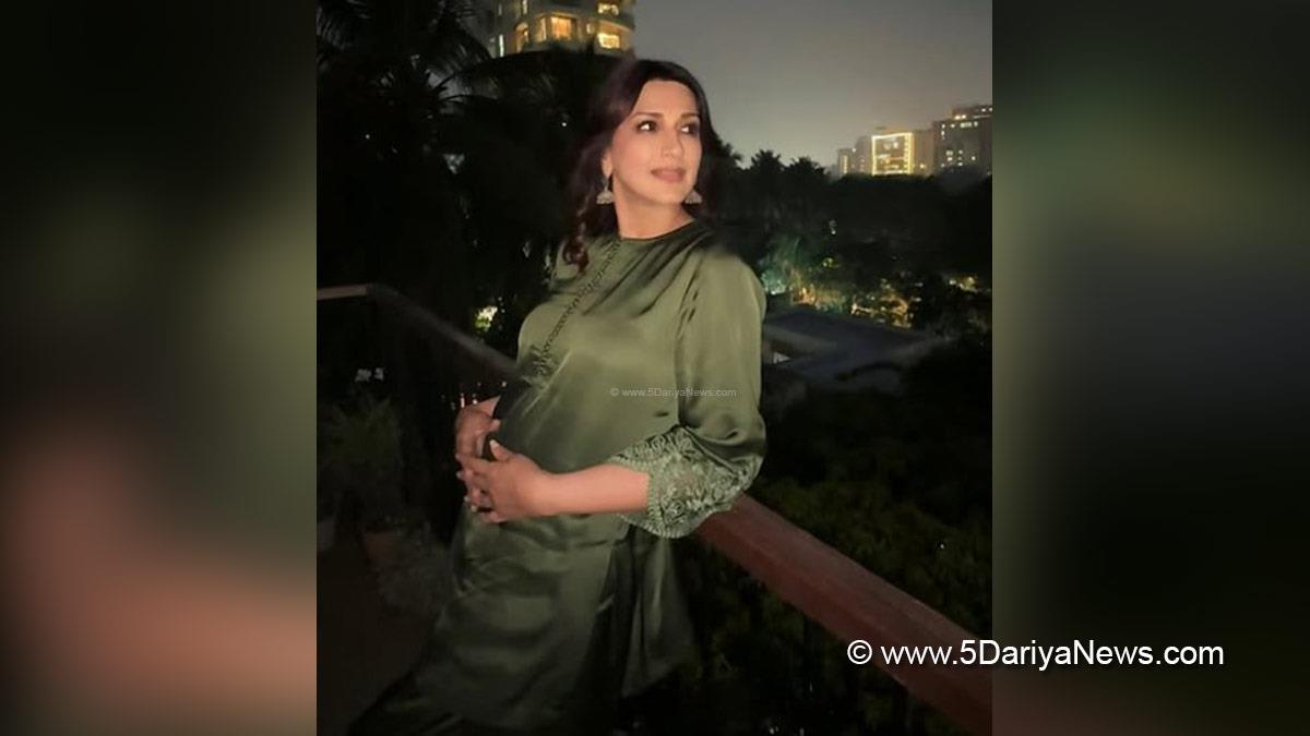 Special Day, Bollywood, Sonali Bendre
