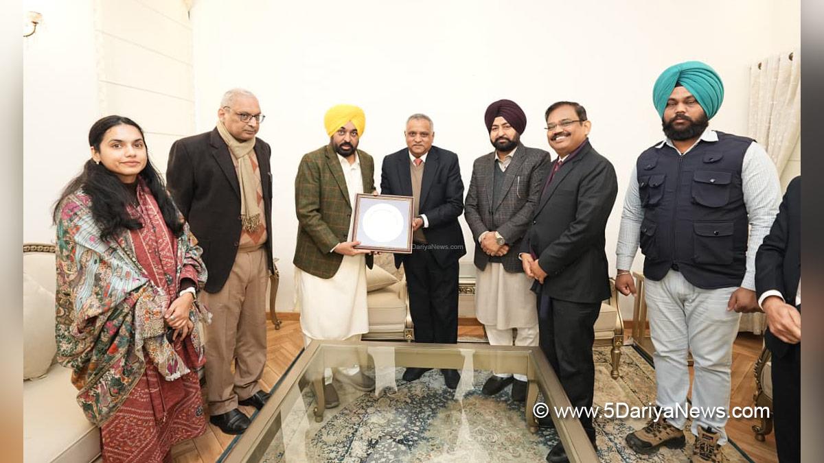 Bhagwant Mann, Bhagwant Singh Mann, AAP, Aam Aadmi Party, Aam Aadmi Party Punjab, AAP Punjab, Government of Punjab, Punjab Government, Punjab, Chief Minister Of Punjab, Hardeep Singh Mundian, KAP Sinha, Chief Secretary, Chief Secretary of Punjab, Sakshi Sawhney