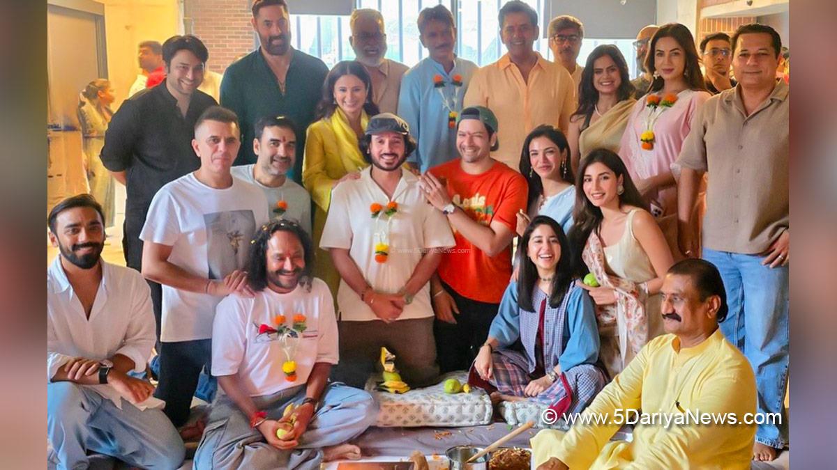 Pankaj Tripathi, Bollywood, Entertainment, Mumbai, Actor, Actress, Cinema, Hindi Films, Movie, Mumbai News, Shriya Pilgaonkar, Ali Fazal, Shweta Tripathi, Divyenndu, Rasika Dugal, Mirzapur, Mirzapur The Film