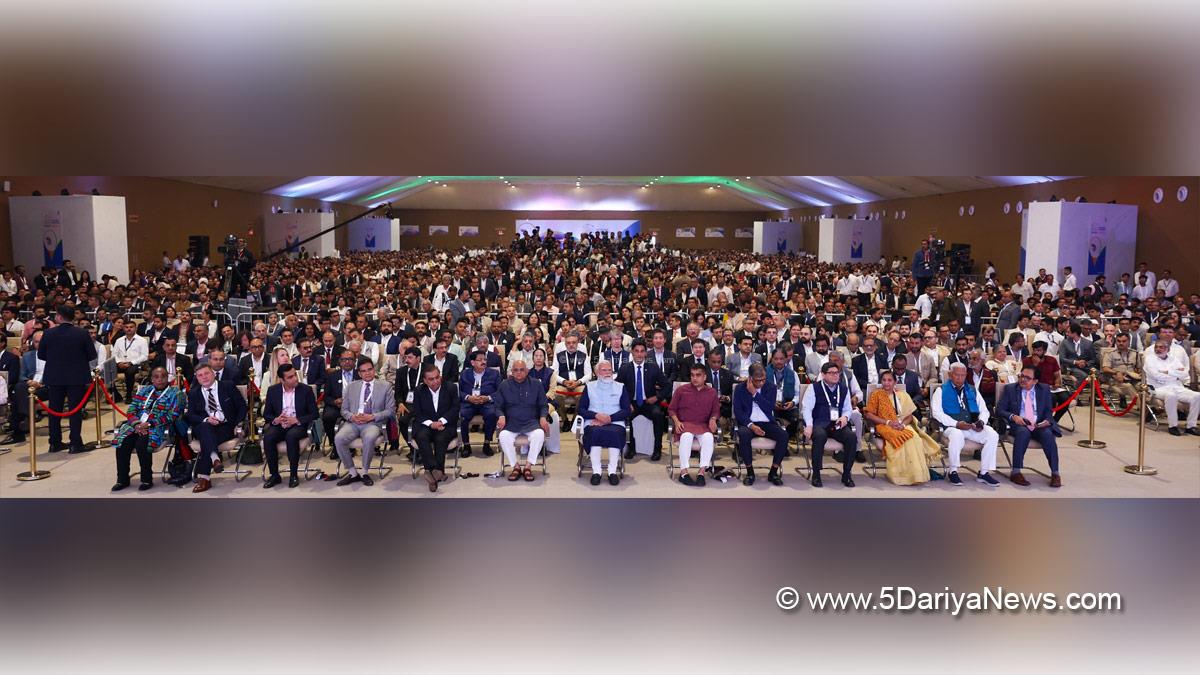 Narendra Modi, Modi, BJP, Bharatiya Janata Party, Prime Minister of India, Prime Minister, Narendra Damodardas Modi, Bhupendra Patel, Bhupendrabhai Rajnikantbhai Patel, Chief Minister of Gujarat, Vibrant Gujarat Regional Conference