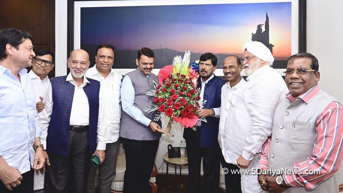 Devendra Fadnavis, Ramdas Athawale