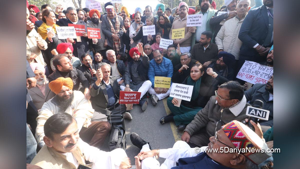 Vijay Sampla, Ravneet Singh Bittu, Sunil Jakhar, Ashwani Sharma, Vineet Joshi, Ranjit Singh Gill