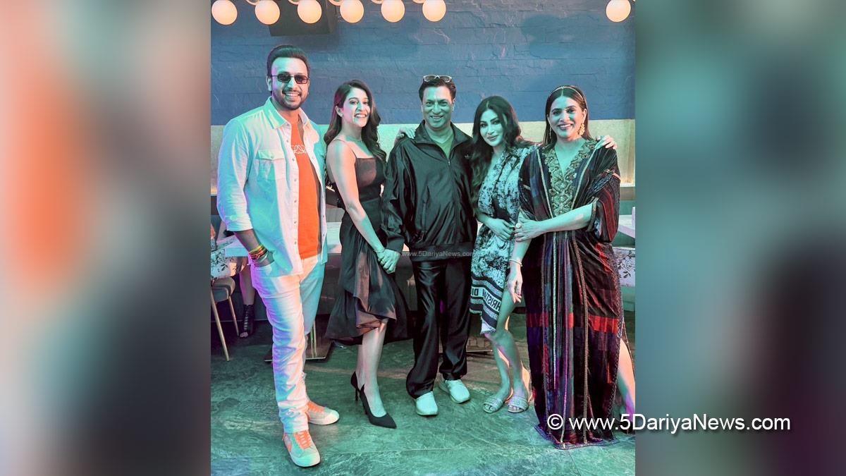 Bollywood, Entertainment, Mumbai, Actor, Actress, Cinema, Hindi Films, Movie, Mumbai News, Madhur Bhandarkar, Sonali Kulkarni, Mouni Roy, Regina Cassandra, Rahul Bhatt, Saurabh Sachdeva, Arjan Bajw, Freddy Daruvala, The Wives