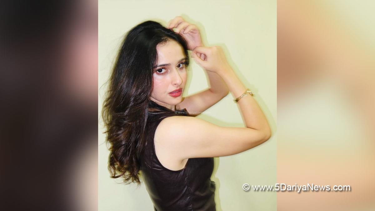 Bollywood, Entertainment, Mumbai, Actress, Cinema, Hindi Films, Movie, Mumbai News, Heroine, Sadia Khateeb, Silaa