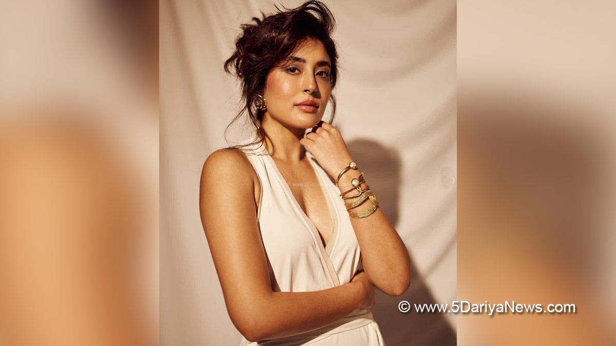 Kritika Kamra, Bollywood, Entertainment, Mumbai, Actress, Cinema, Hindi Films, Movie, Mumbai News, Gaurav Kapur