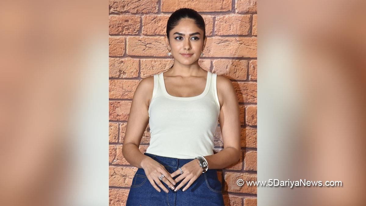 Mrunal Thakur, Bollywood, Entertainment, Mumbai, Actress, Cinema, Hindi Films, Movie, Mumbai News, Heroine
