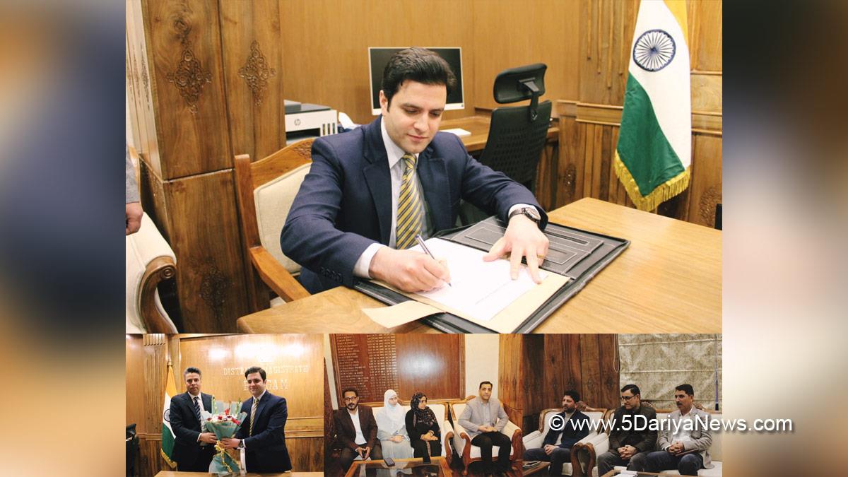 Athar Aamir Khan, Budgam, Deputy Commissioner Budgam, DC Budgam, Kashmir, Jammu And Kashmir, Jammu, District Administration Budgam