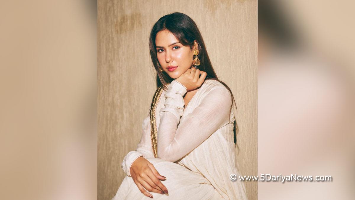 Sonam Bajwa, Pollywood, Entertainment, Actress, Cinema, Punjabi Films, Movie