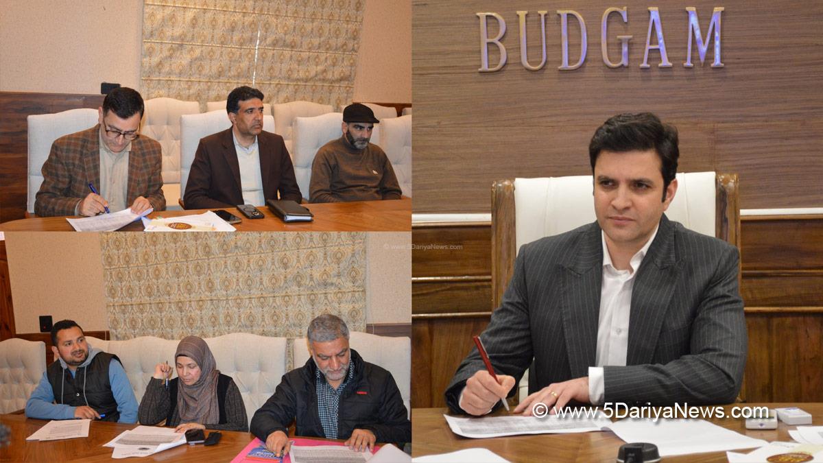 Athar Aamir Khan, Budgam, Deputy Commissioner Budgam, DC Budgam, Kashmir, Jammu And Kashmir, Jammu, District Administration Budgam, PM Surya Ghar Muft Bijli Yojana