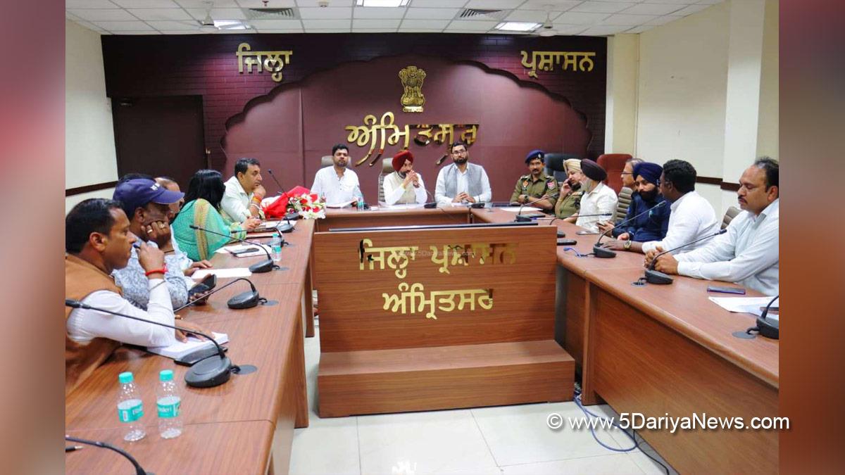 AAP, Aam Aadmi Party, Aam Aadmi Party Punjab, AAP Punjab, Dalwinderjit Singh, DC Amritsar, Amritsar, Deputy Commissioner Amritsar