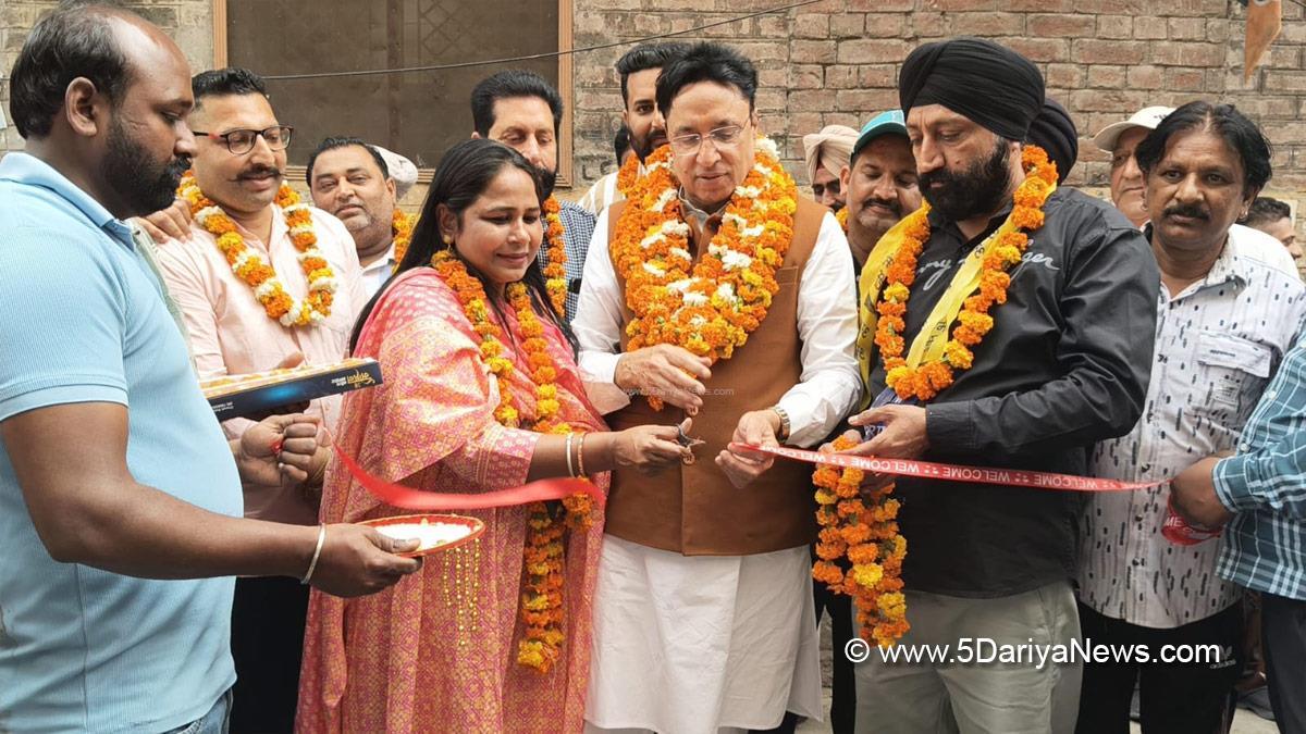Dr Ajay Gupta