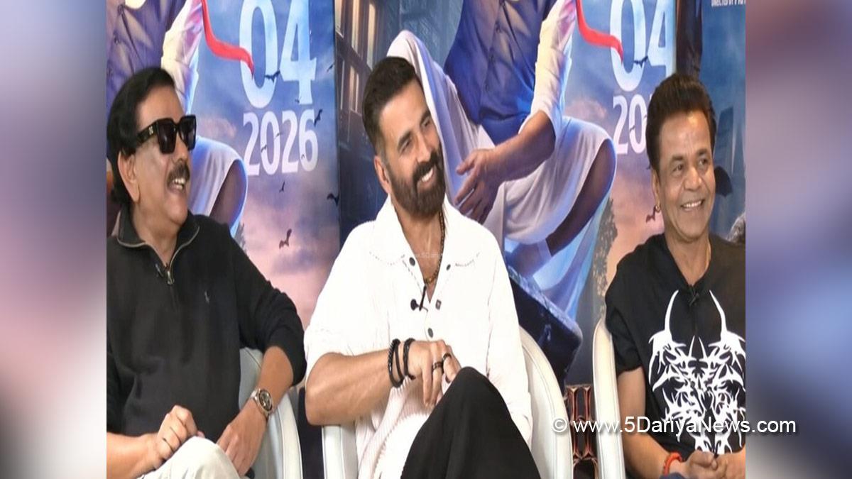Akshay Kumar, Rajpal Yadav, Mumbai