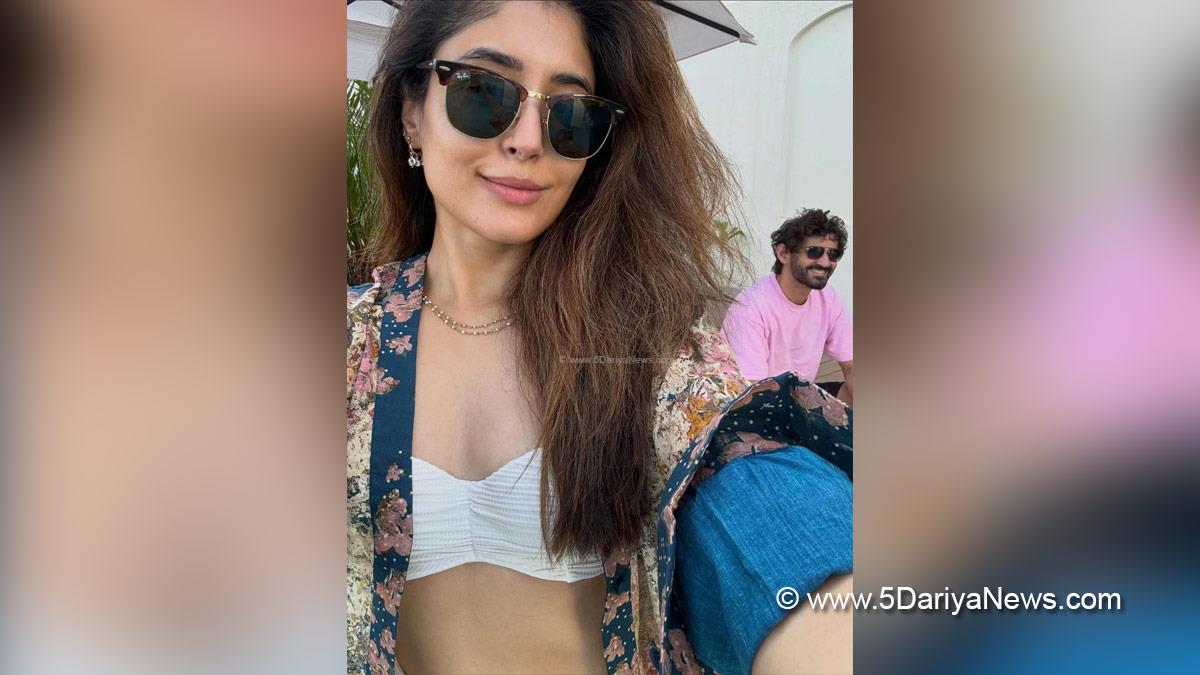 Kritika Kamra, Mumbai