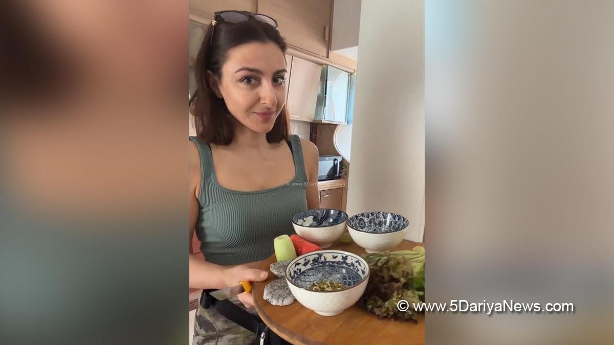 Soha Ali Khan, Bollywood, Mumbai