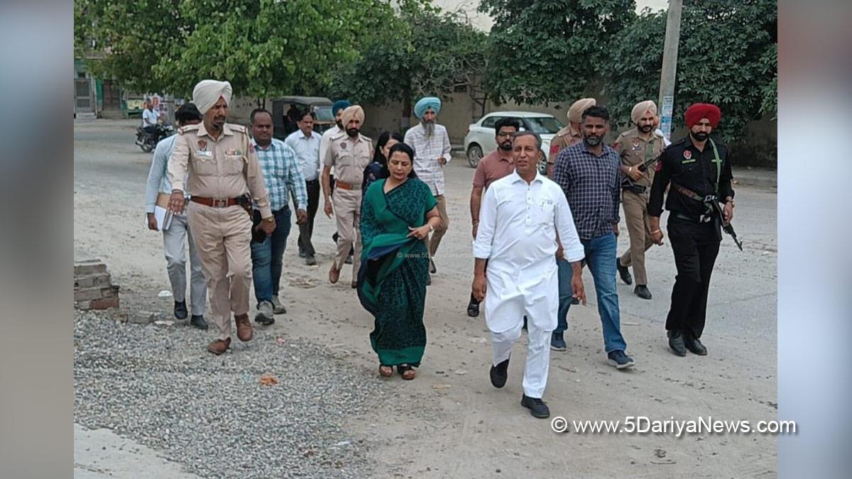 Dr Vijay Singla, Navjot Kaur