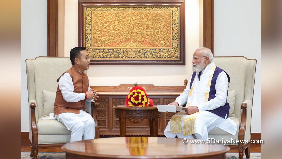 Narendra Modi, Prem Singh Tamang