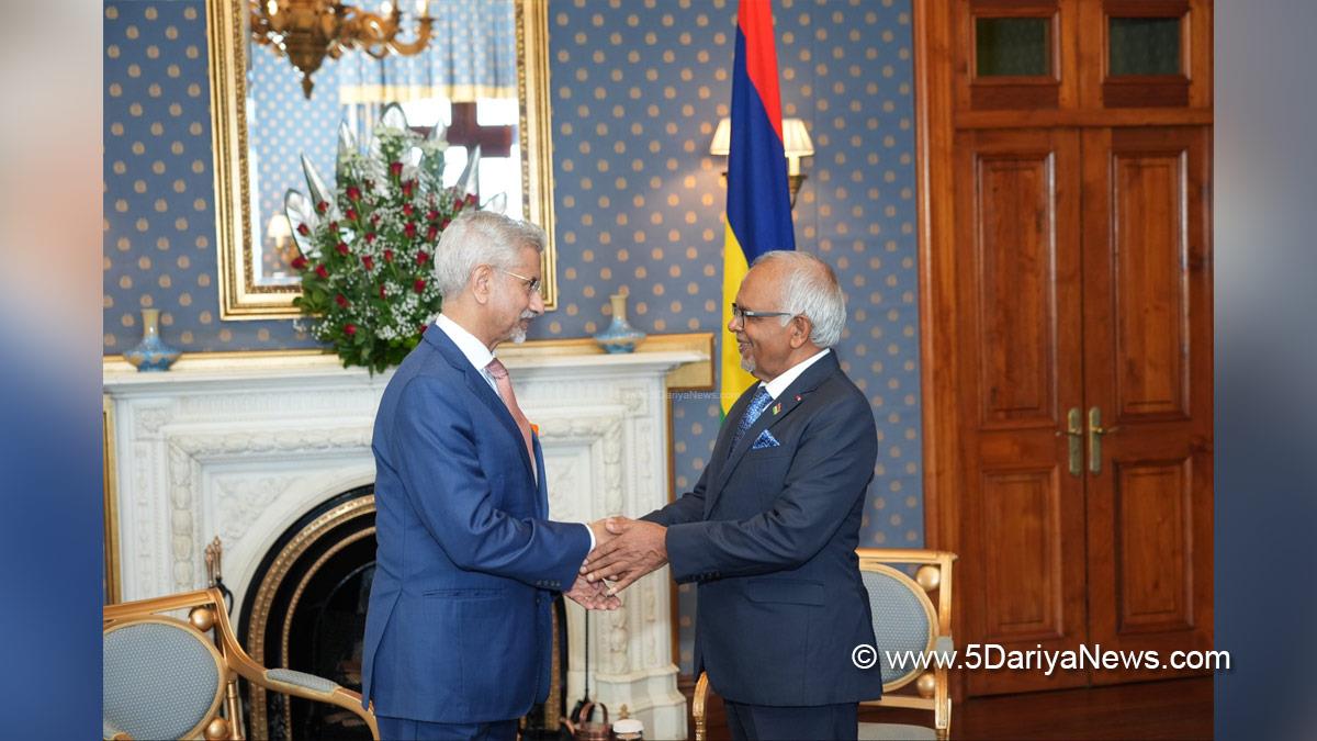 Subrahmanyam Jaishankar, Dharambeer Gokhool, Port Louis
