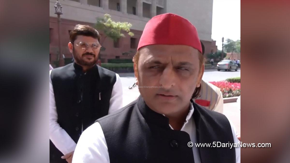 Akhilesh Yadav, Samajwadi Party