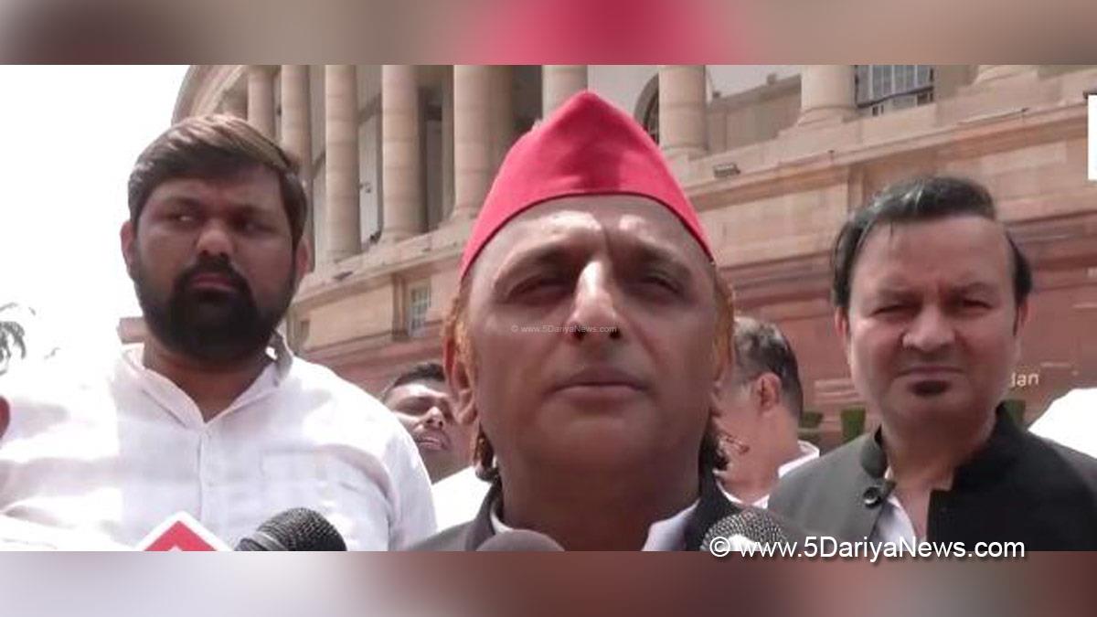 Akhilesh Yadav, Samajwadi Party