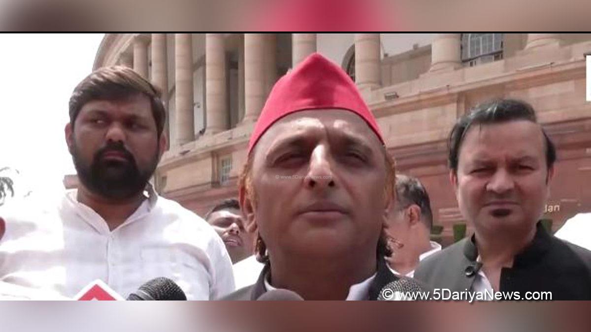 Akhilesh Yadav, Samajwadi Party