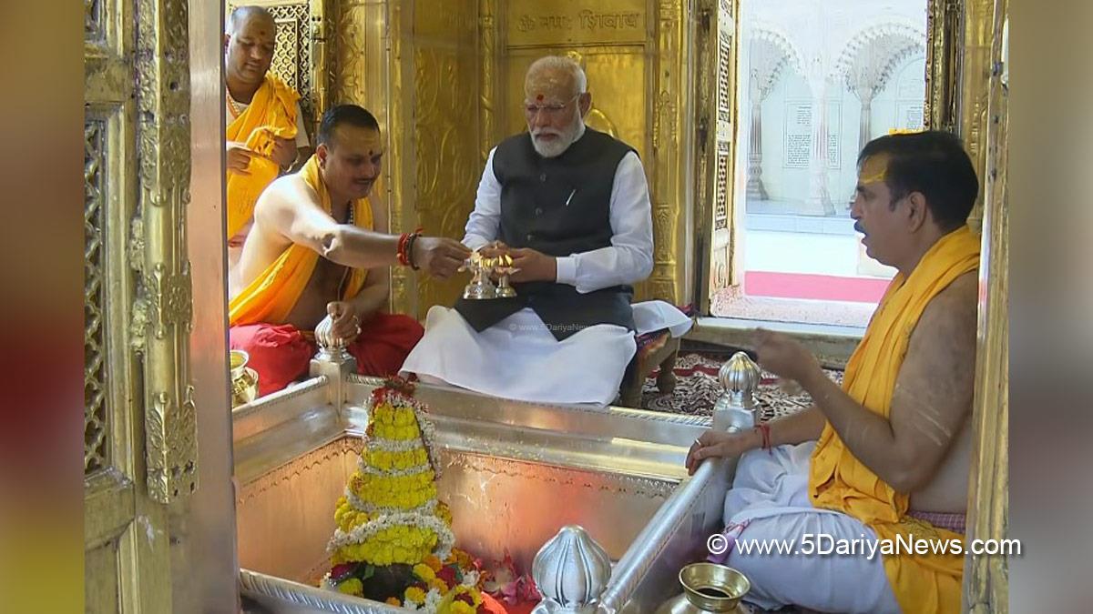 Narendra Modi, BJP, Bharatiya Janata Party, Prime Minister of India, Shri Kashi Vishwanath Temple, Varanasi