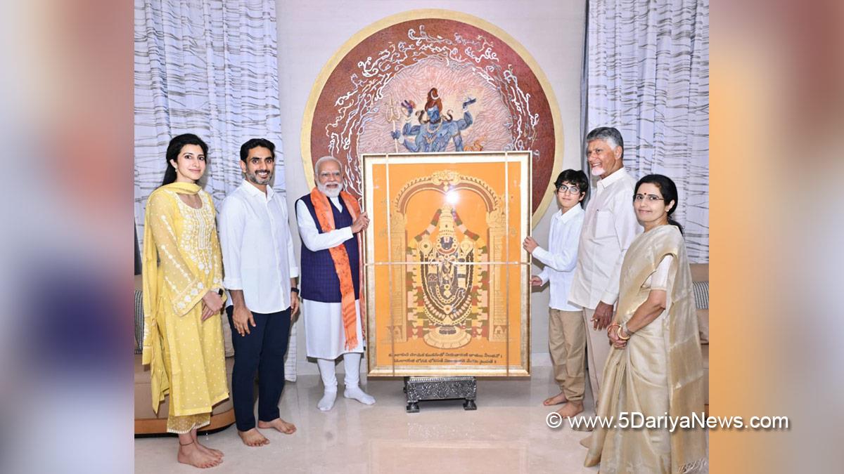 Narendra Modi, BJP, Bharatiya Janata Party, Prime Minister of India, N Chandrababu Naidu, Nara Chandrababu Naidu, Chief Minister of Andhra Pradesh, Andhra Pradesh, Telugu Desam Party, TDP, Hyderabad