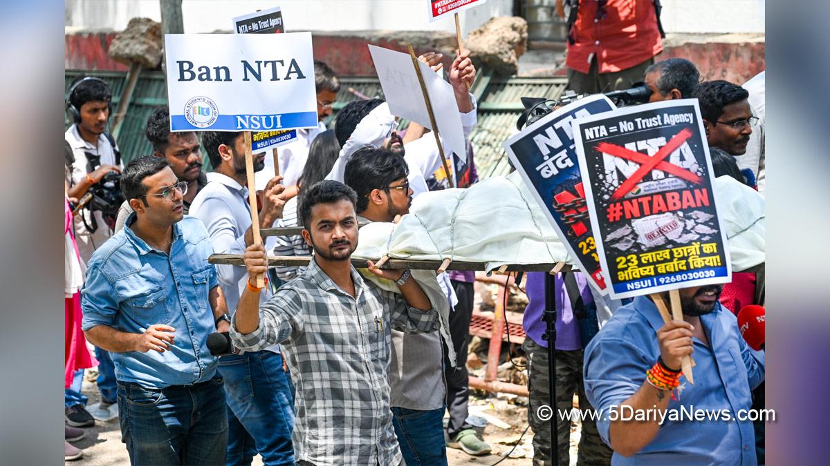 Protest, National Students Union of India, NSUI, NEET, NEET Exam, NEET Exam 2026, NEET Paper, NEET Paper Leak, New Delhi