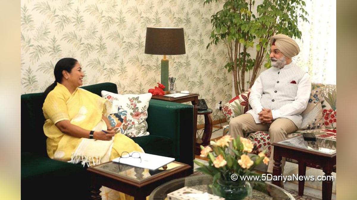 Rekha Gupta, BJP Delhi, Chief Minister of Delhi, Delhi CM, New Delhi, Taranjit Singh Sandhu, Lieutenant Governor of Delhi