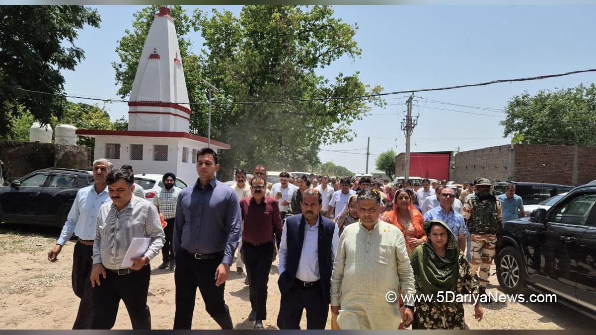Rakesh Minhas, Dr Rakesh Minhas, DC Jammu, Jammu, Deputy Commissioner Jammu, Anil Kumar Singh, Vibrant Village Programme