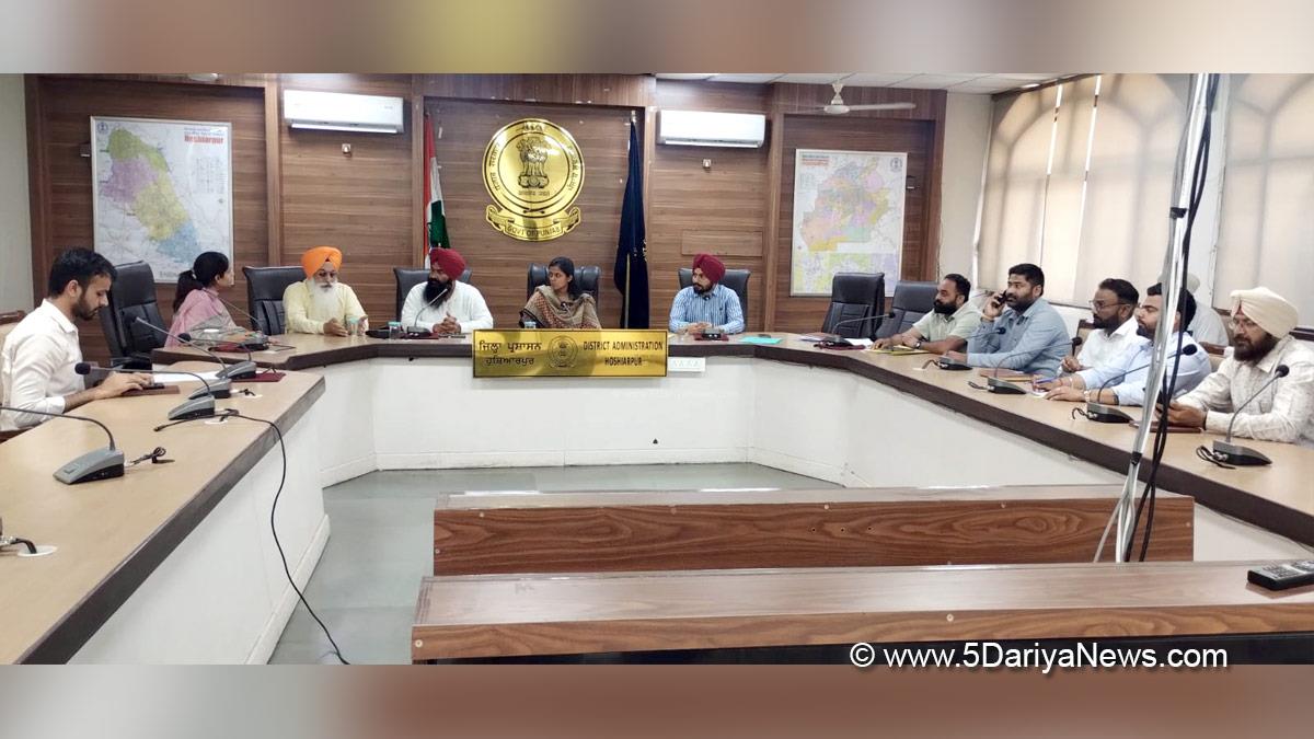 Jasvir Singh Raja Gill, AAP Punjab, Aashika Jain, DC Hoshiarpur, Deputy Commissioner Hoshiarpur, Hoshiarpur
