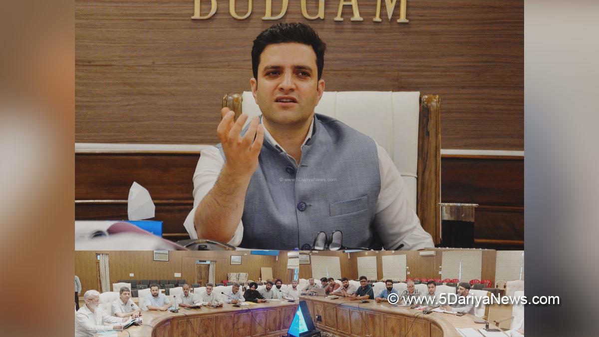 Athar Aamir Khan, Budgam, Deputy Commissioner Budgam, DC Budgam, PM Surya Ghar Muft Bijli Yojana