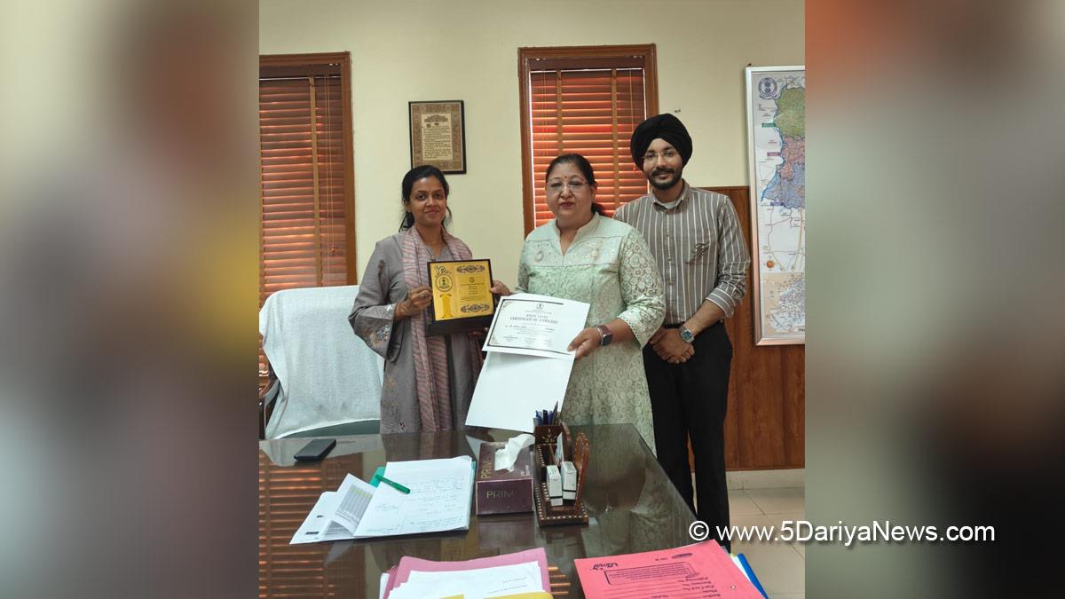 Aashika Jain, DC Hoshiarpur, Deputy Commissioner Hoshiarpur, Hoshiarpur, Punjab, Punjab News, Latest Punjab News