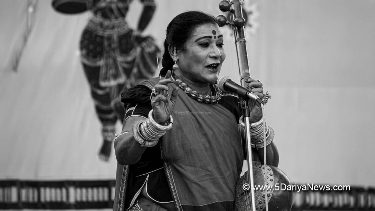Teejan Bai, Padma Vibhushan Teejan Bai, Music, Singer
