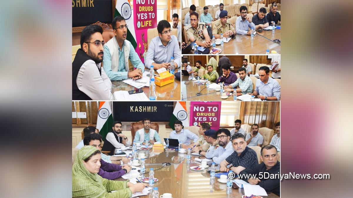 Anshul Garg, Divisional Commissioner Kashmir, Akshay Labroo, Srinagar, Deputy Commissioner Srinagar, Faz Lul Haseeb