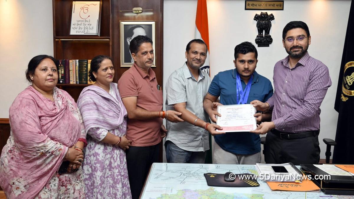 Varjeet Walia, DC Jalandhar, Jalandhar, Deputy Commissioner Jalandhar, Punjab, Punjab News, Latest Punjab News