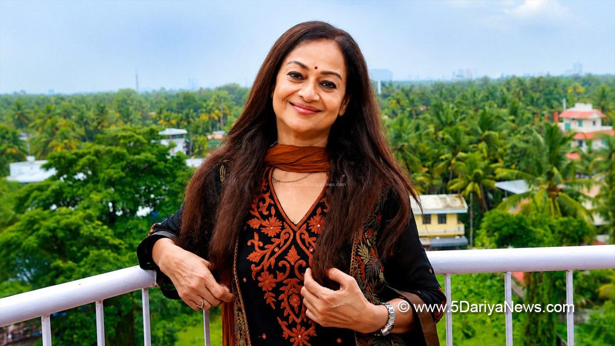 Bollywood, Zarina Wahab