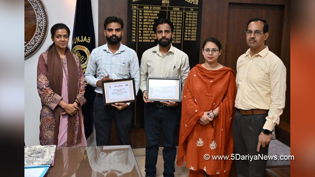 Aashika Jain, DC Hoshiarpur, Deputy Commissioner Hoshiarpur, Hoshiarpur, Punjab, Punjab News, Latest Punjab News