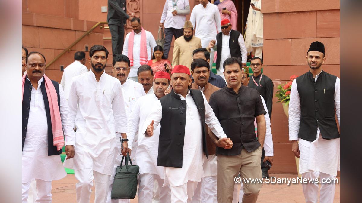 Akhilesh Yadav, Samajwadi Party, New Delhi