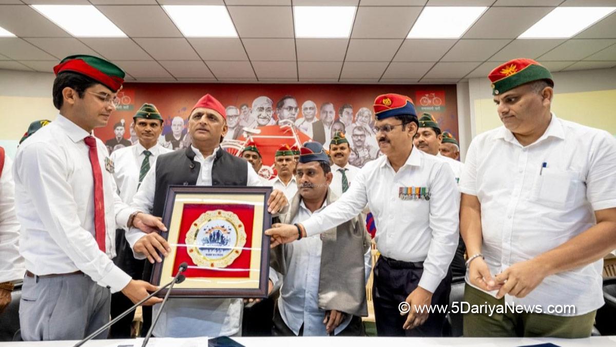 Akhilesh Yadav, Samajwadi Party, Lucknow, Uttar Pradesh