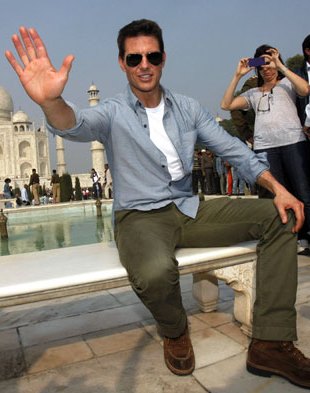 Tom Cruise visits Taj Mahal