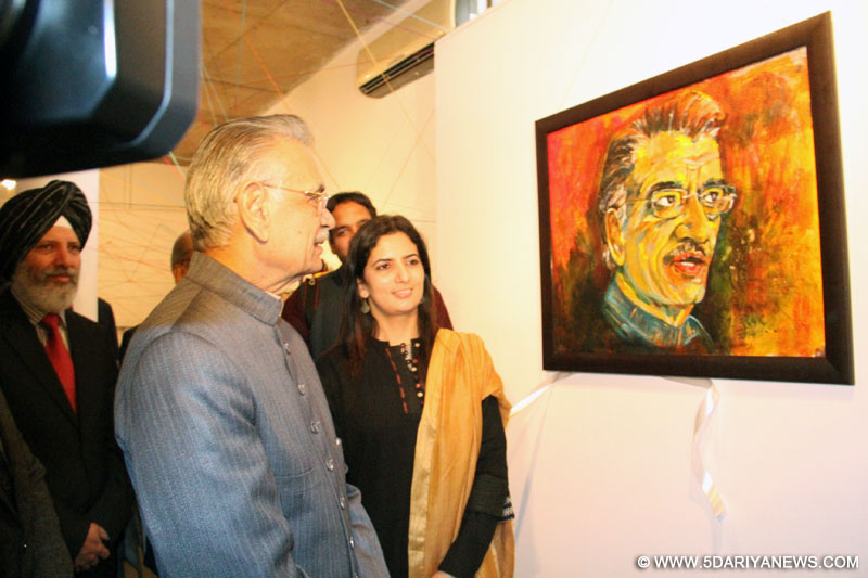 The Punjab Governor and Administrator, UT, Chandigarh, Shivraj V. Patil seeing paintings at Government Museum and Art Gallery, Sector 10, Chandigarh on 06.02.2014.