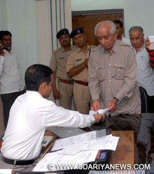 Senior BJP leader Jaswant Singh files his nomination papers as an independent candidate from Barmer on March 24, 2014. 