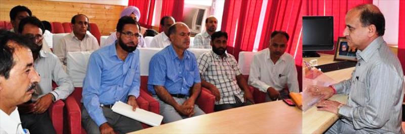 A deputation of +2 Principal’s Forum calling on Deputy Chief Minister Mr. Tara Chand at Srinagar