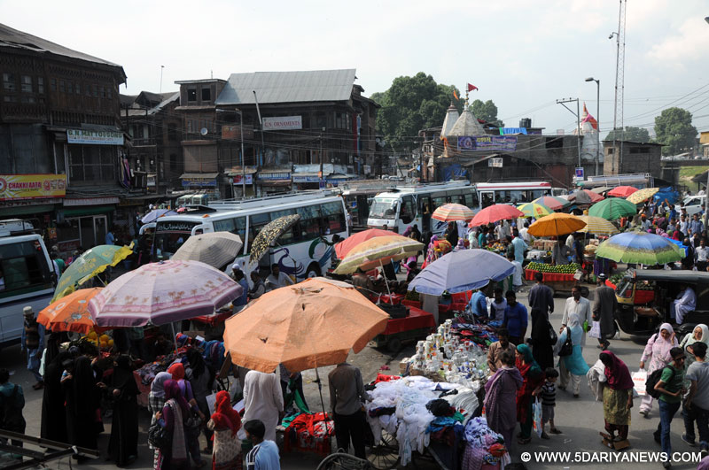 Traffic Jam Creates Chaos In Srinagar