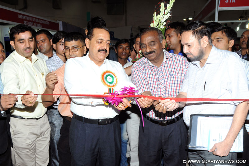 Dr. Jitendra Singh inaugurating the Department of Scientific & industrial research (DSIR), in New Delhi on July 26, 2014