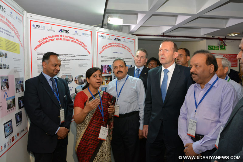 Dr. Harsh Vardhan along with the Prime Minister of Australia, Tony Abbott and Dr. Jitendra Singh took a round of the Australia-India Trauma Systems Collaboration (AITSC) Center at AIIMS Trauma Centre, in New Delhi on September 05, 2014.