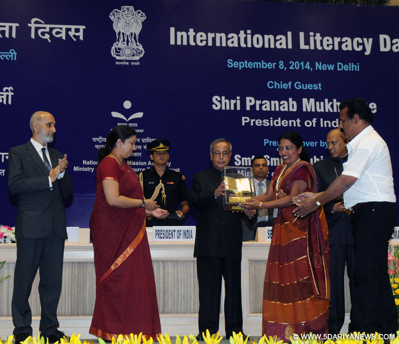 Pranab Mukherjee gave away the Saakshar Bharat awards at the International Literacy Day celebrations, in New Delhi on September 08, 2014. 